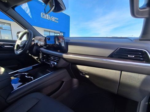 New 2026 Chevrolet Tahoe Z71 image 13