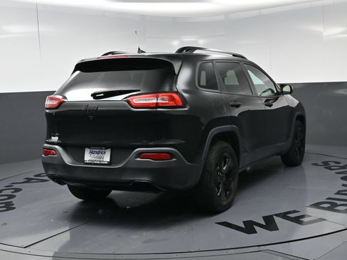Used 2016 Jeep Cherokee Sport w/ Cold Weather Group AWD/4WD image 9