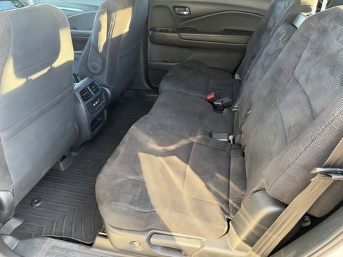 Used 2019 Honda Pilot EX image 25