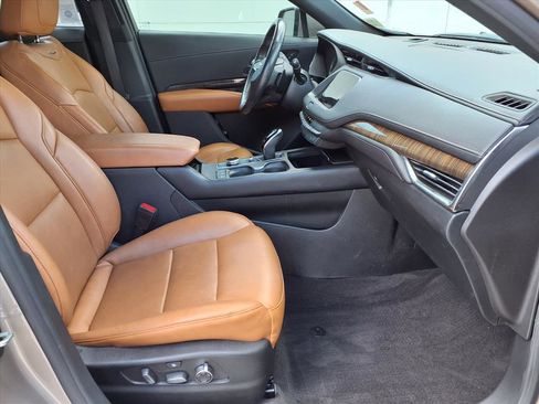 Used 2023 Cadillac XT4 Sport image 9