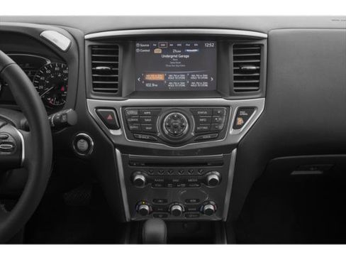 Used 2019 Nissan Pathfinder SL AWD/4WD image 13