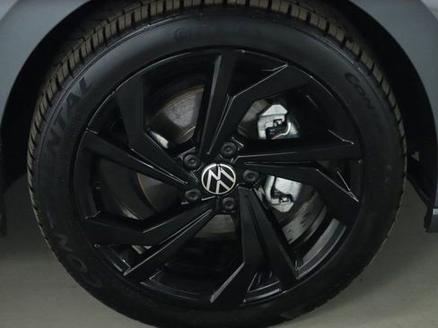 Used 2025 Volkswagen Jetta SE w/ Black Wheel Package image 10
