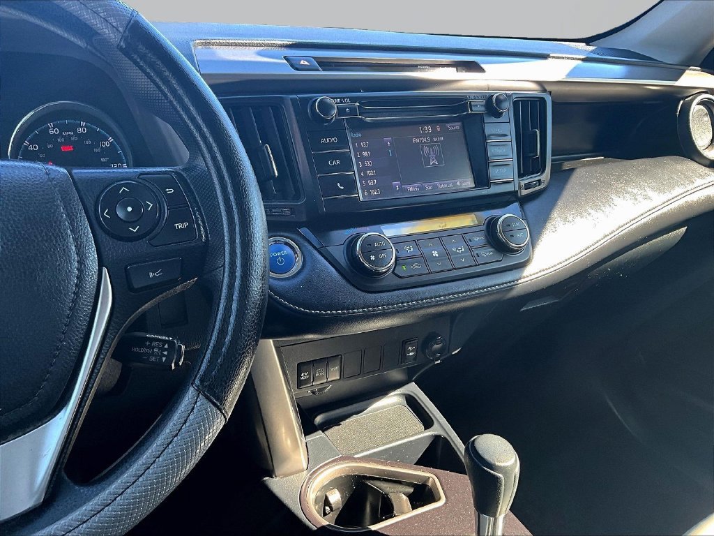 Used 2018 Toyota RAV4 LE AWD/4WD image 8