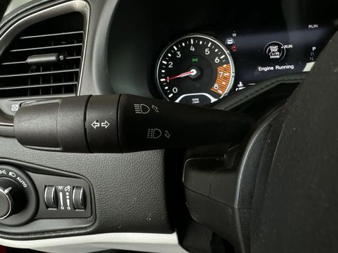 Certified 2022 Jeep Renegade Latitude w/ Convenience Group image 27