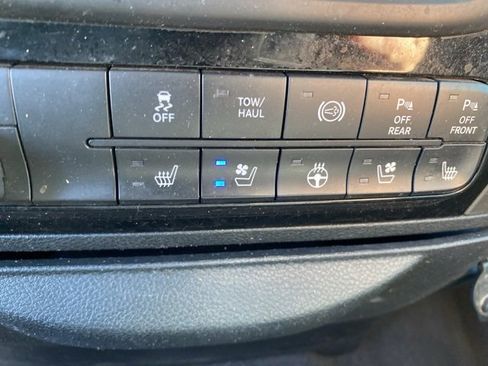 Used 2018 RAM 2500 Laramie w/ Sport Appearance Group image 27