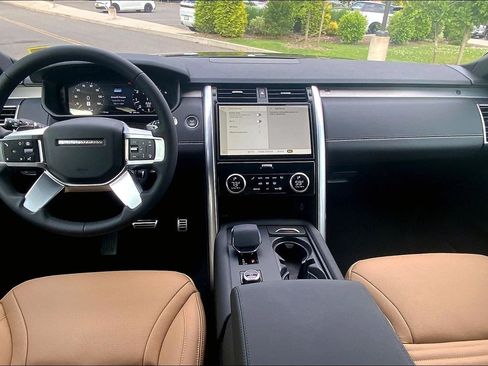 New 2026 Land Rover Discovery Limited Edition AWD/4WD image 5