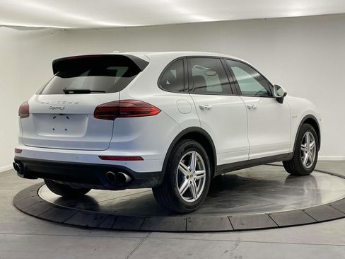 Used 2016 Porsche Cayenne S image 7