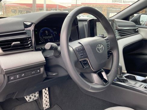 Certified 2025 Toyota Camry SE w/ Convenience Package image 7