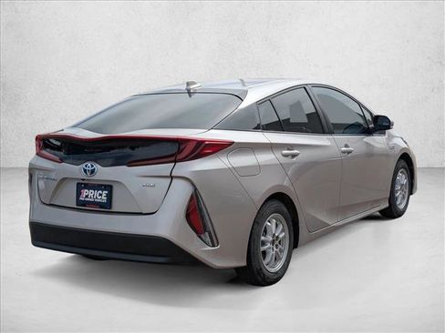 Used 2021 Toyota Prius Prime XLE image 5