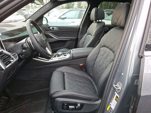 Used 2026 BMW X5 xDrive50e w/ Climate Comfort Package image 9