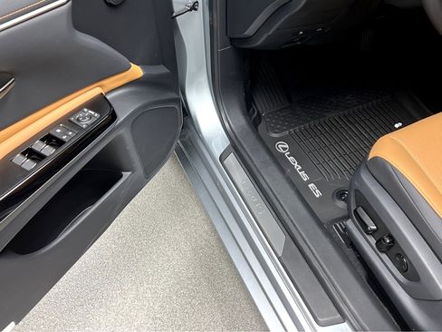 New 2025 Lexus ES 350 w/ Premium Package image 8