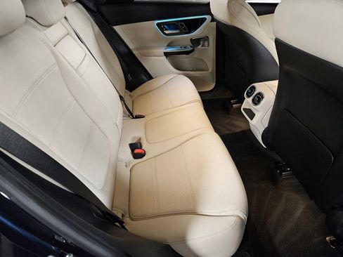 Used 2023 Mercedes-Benz GLC 300 GLC 300 image 19