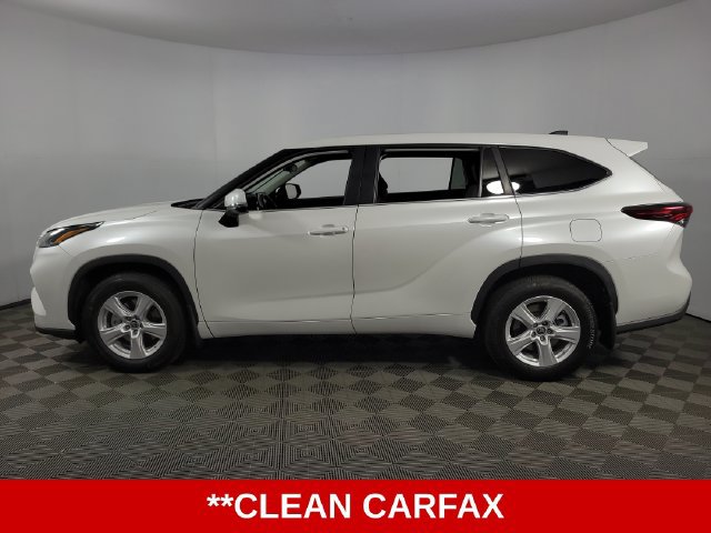 Used 2024 Toyota Highlander LE FWD image 5