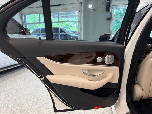 Used 2018 Mercedes-Benz E 300 image 19