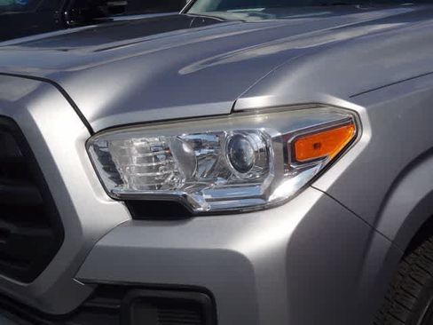 Used 2018 Toyota Tacoma SR w/ SR Convenience Package RWD image 18