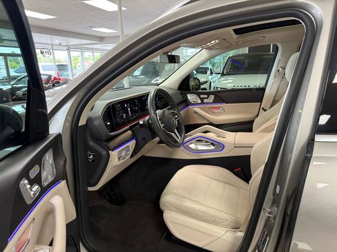 Used 2020 Mercedes-Benz GLS 450 4MATIC image 10