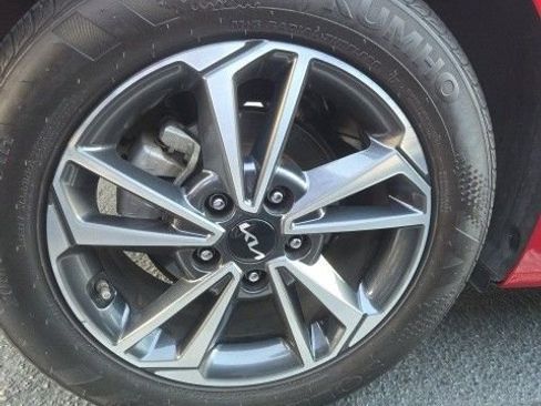 Certified 2024 Kia Forte LXS image 16