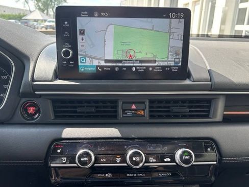 Used 2023 Honda Pilot Touring image 18