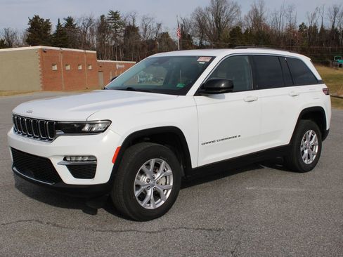 Used 2022 Jeep Grand Cherokee Limited image 5