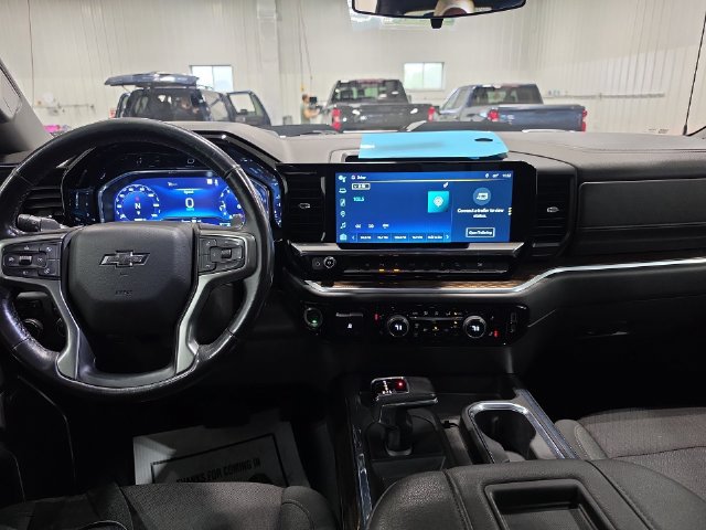 Used 2022 Chevrolet Silverado 1500 LT Trail Boss w/ Convenience Package II AWD/4WD image 9