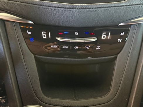 Certified 2024 Cadillac XT5 Premium Luxury w/ Technology Package FWD image 4