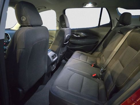 Used 2023 GMC Terrain SLE w/ Driver Convenience Package image 16