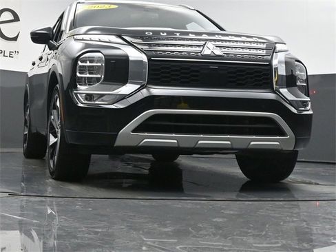 Used 2023 Mitsubishi Outlander SEL 40th Anniversary image 3