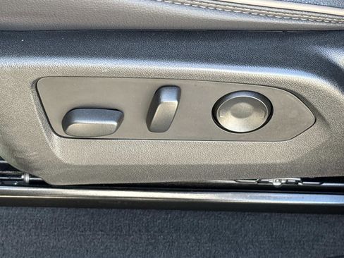 Certified 2024 GMC Canyon Denali image 16