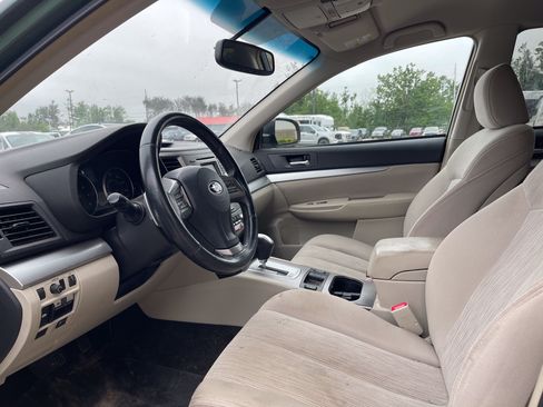 Used 2014 Subaru Outback 2.5i Premium w/ Accessory Value Package (OYW) AWD/4WD image 10