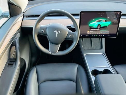 Used 2025 Tesla Model Y Long Range image 23