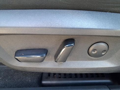 Used 2023 Nissan Rogue SV image 13