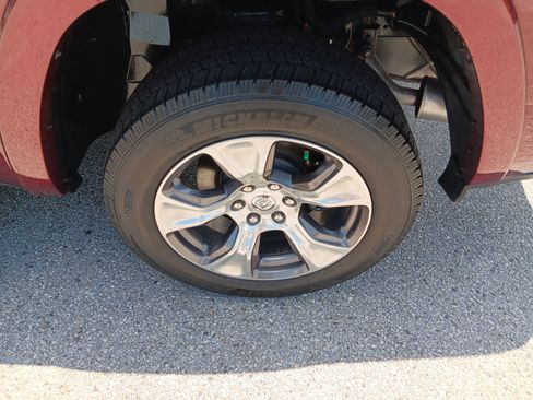 Used 2021 RAM 1500 Laramie AWD/4WD image 4