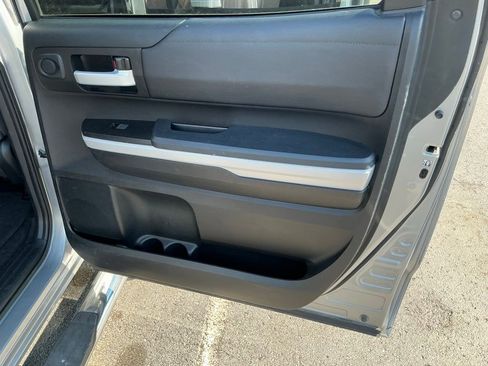 Used 2018 Toyota Tundra SR5 w/ SR5 Upgrade Package image 17