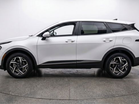 Used 2025 Kia Sportage LX image 5