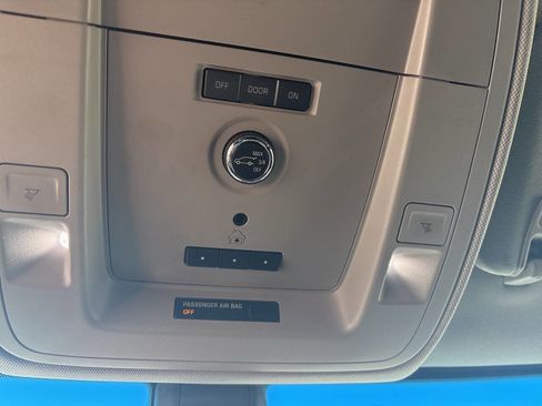 Used 2018 Cadillac Escalade 2WD image 15