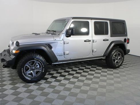 Used 2018 Jeep Wrangler Unlimited Sport S image 2
