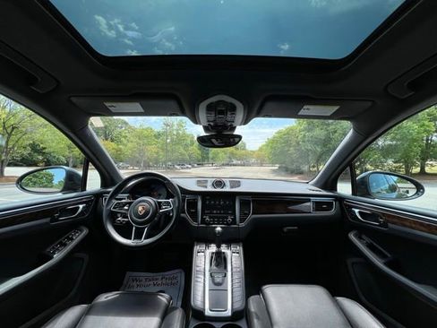 Used 2018 Porsche Macan S AWD/4WD image 25