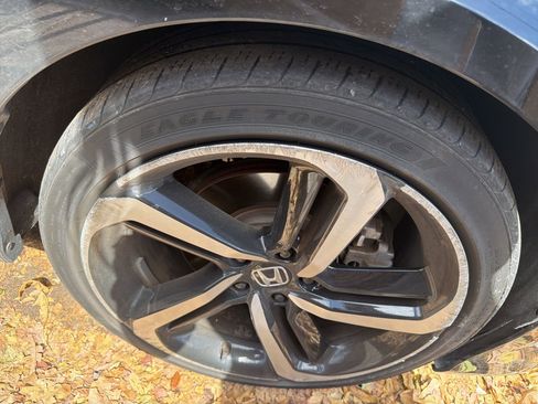 Used 2018 Honda Accord Sport image 3