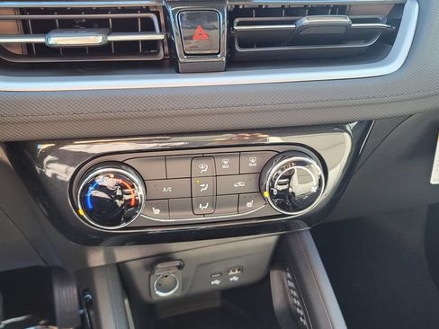 New 2026 Chevrolet TrailBlazer LT w/ LT Cold Weather Package FWD image 21