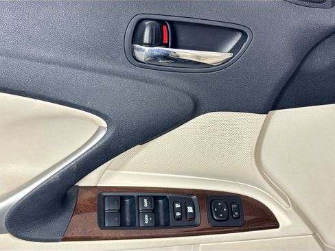 Used 2013 Lexus IS 250C image 21