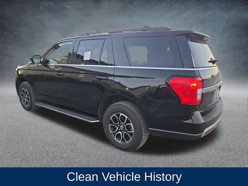 Used 2023 Ford Expedition XLT image 4