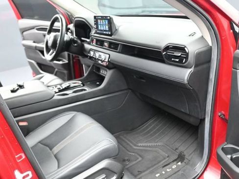 Used 2025 Honda Pilot Touring image 23