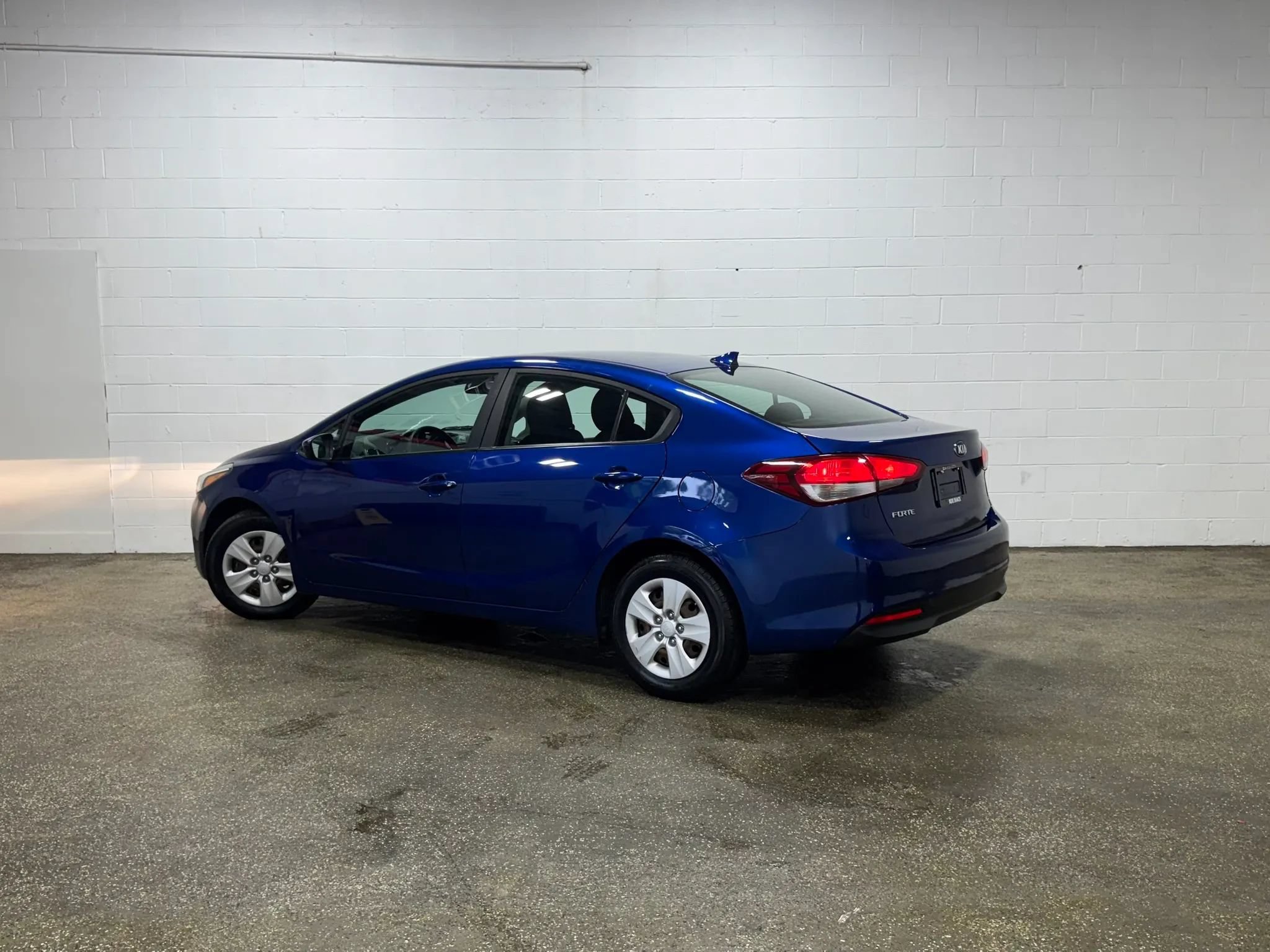 Used 2017 Kia Forte LX FWD image 5