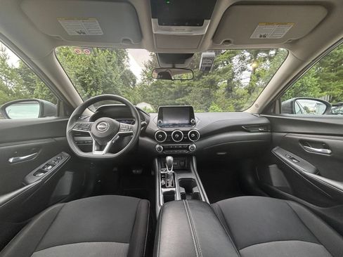 Used 2025 Nissan Sentra SV FWD image 30