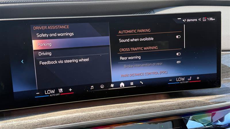 Used 2023 BMW i7 xDrive60 AWD/4WD image 28