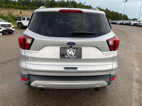 Used 2019 Ford Escape Titanium FWD image 5