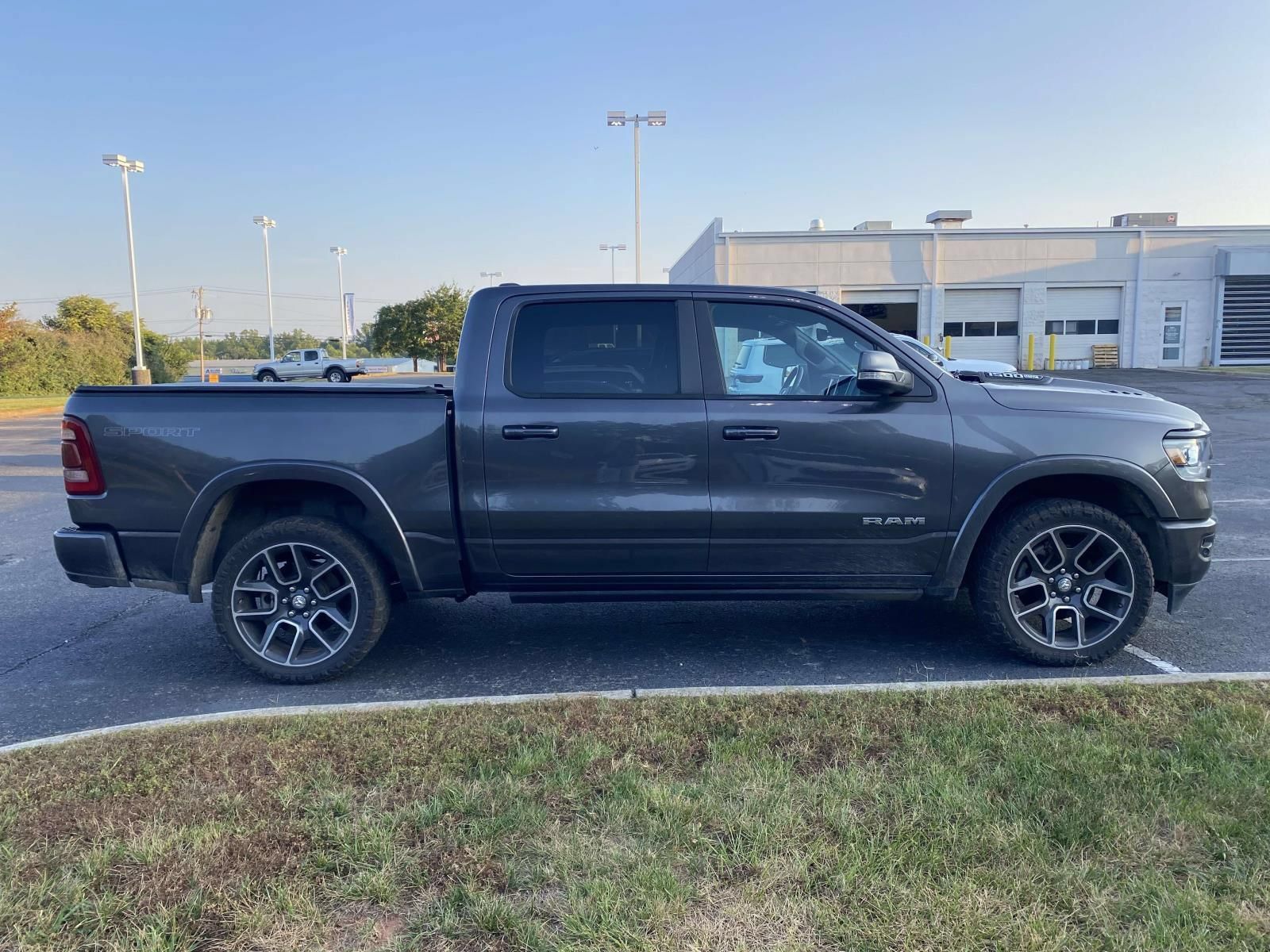 Used 2022 RAM 1500 Laramie AWD/4WD image 9