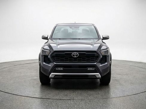 Used 2025 Kia Soul LX w/ LX Technology Package image 2