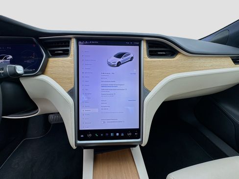 Used 2020 Tesla Model S Long Range AWD/4WD image 8