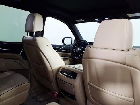 Certified 2023 Cadillac Escalade ESV Premium Luxury w/ Performance Package AWD/4WD image 12